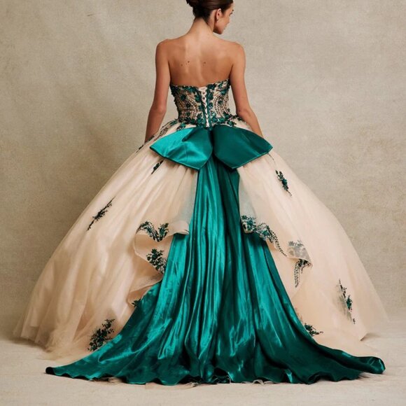 Quinceanera formal ball gown.Sweet 16 party prom pageant black tie photo shoot - Picture 1 of 5